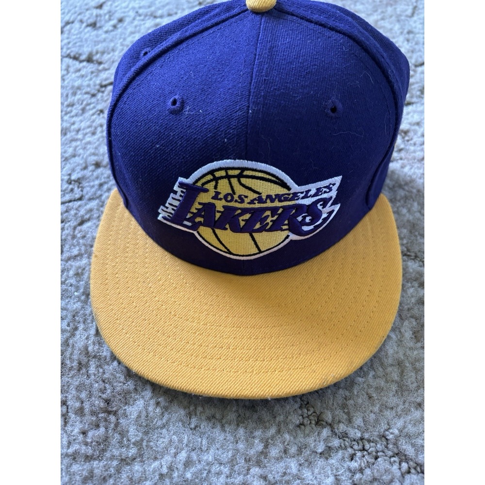 New Era 59FIFTY LA Lakers Fitted Hat 7 1/4 Purple Gold NBA Cap 5950 Flat Brim